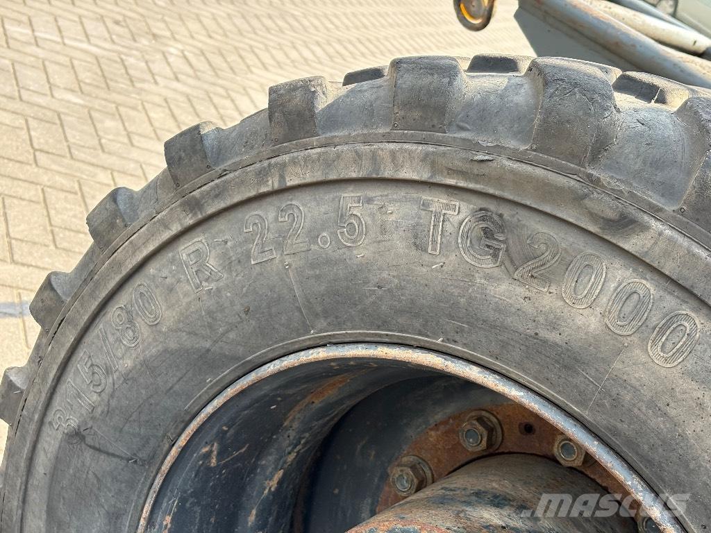 Hyundai 160W9-A Колесни екскаватори