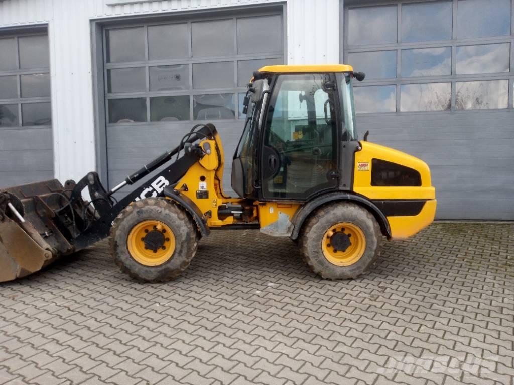 JCB 406 Колесни товарачи