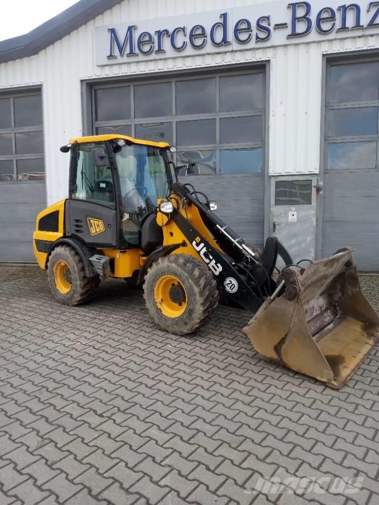 JCB 406 Колесни товарачи
