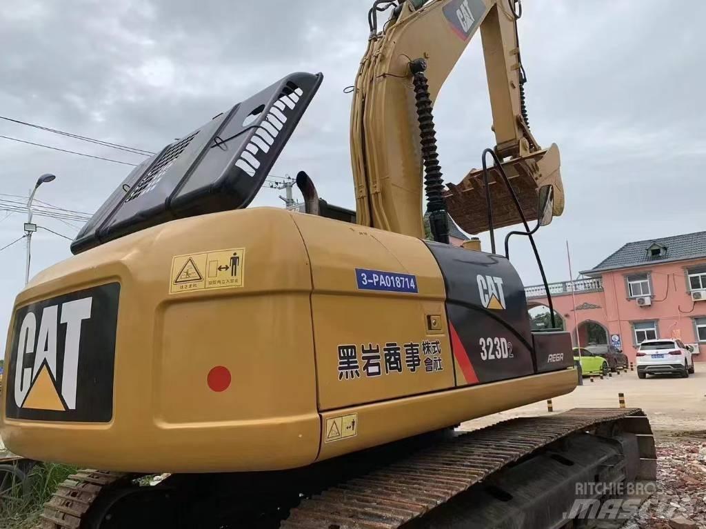 CAT 323 D L Верижен екскаватор