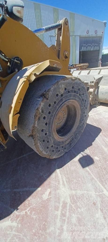 CAT 930 M Колесни товарачи