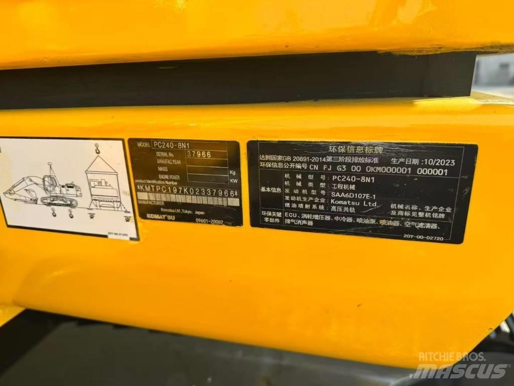 Komatsu 240-8N1 Верижен екскаватор