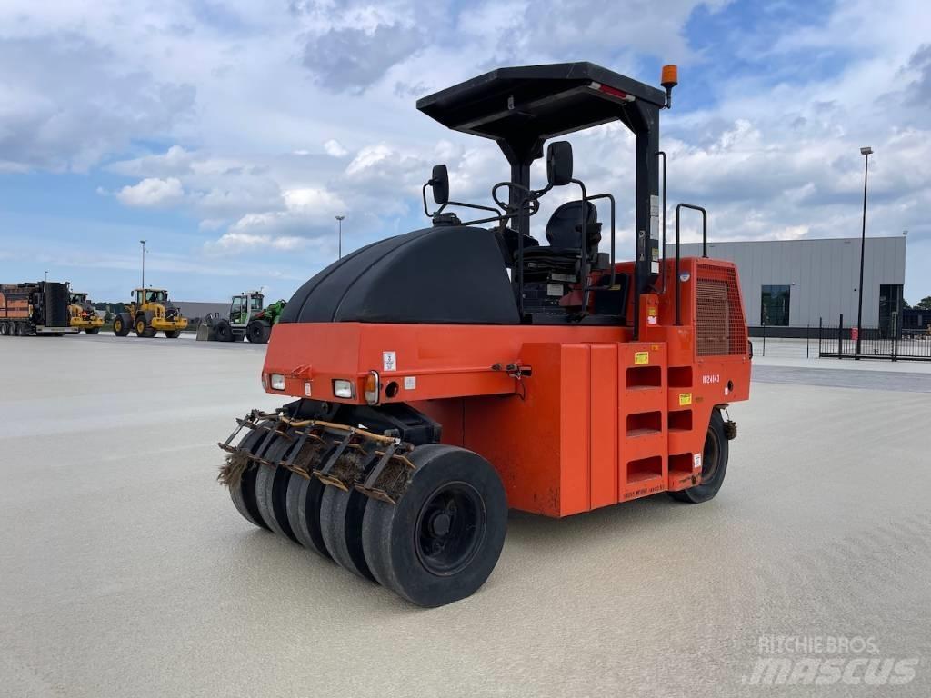 Dynapac CP 142 Пневматични гумени  ролки

