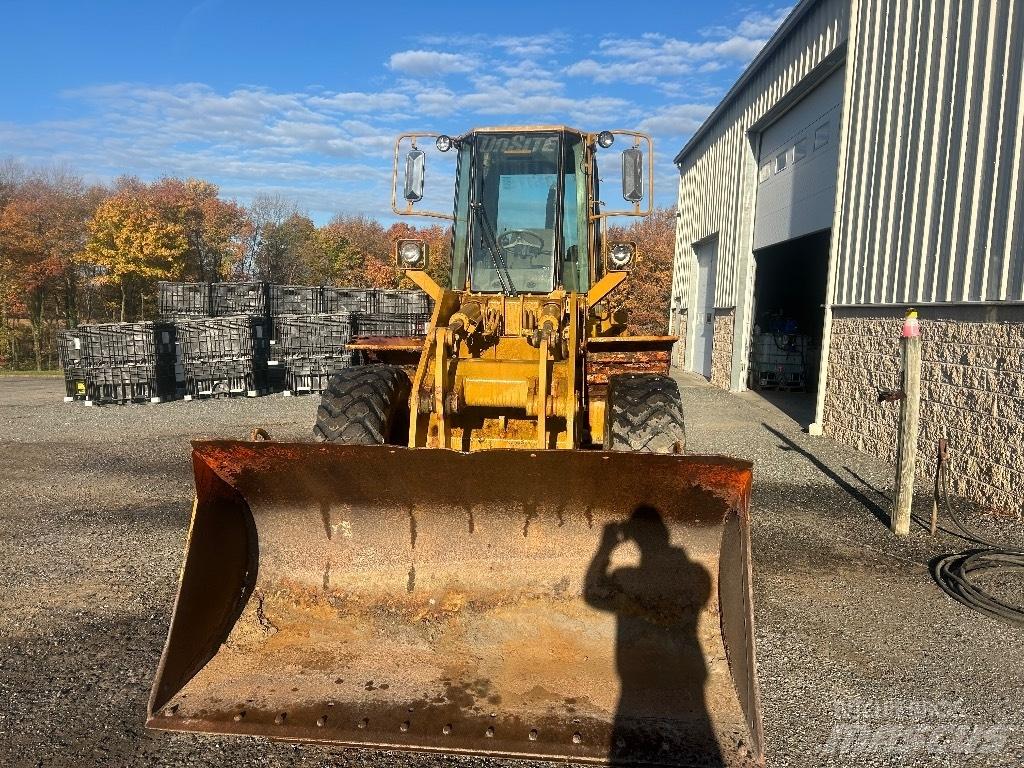 Fiat-Hitachi FR 100 Колесни товарачи