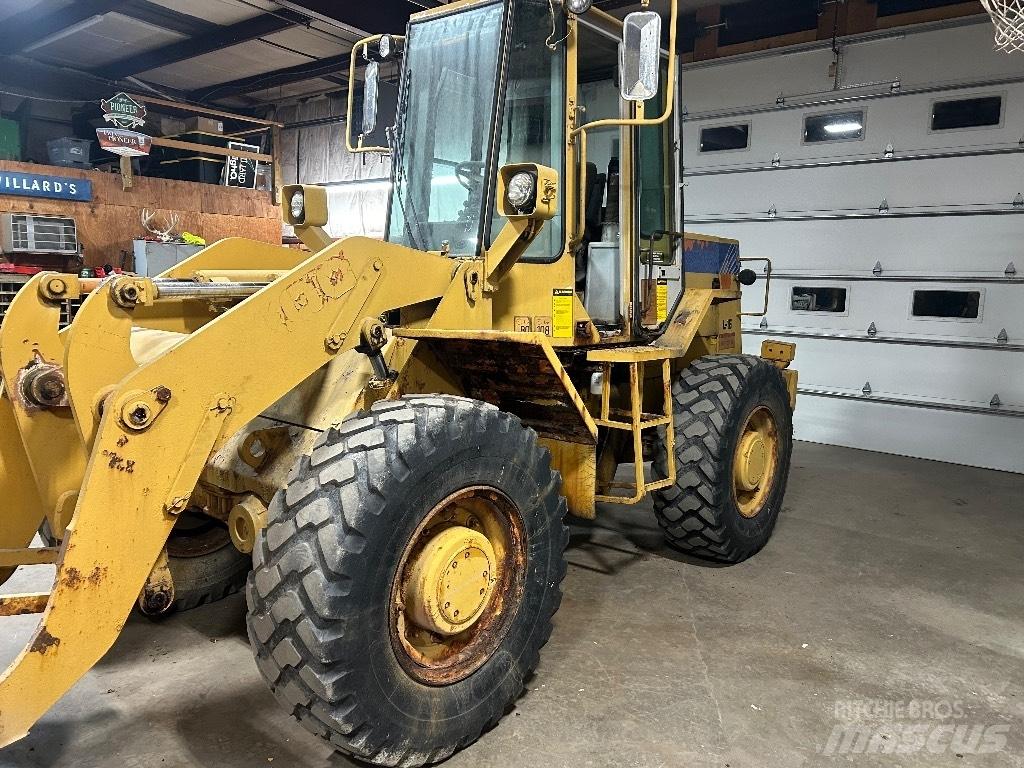 Fiat-Hitachi FR 100 Колесни товарачи