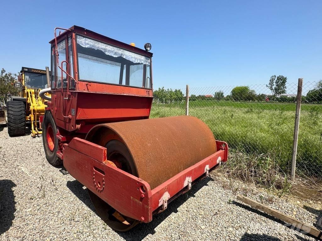 Hamm HW 2304 S Еднобарабанни ролки
