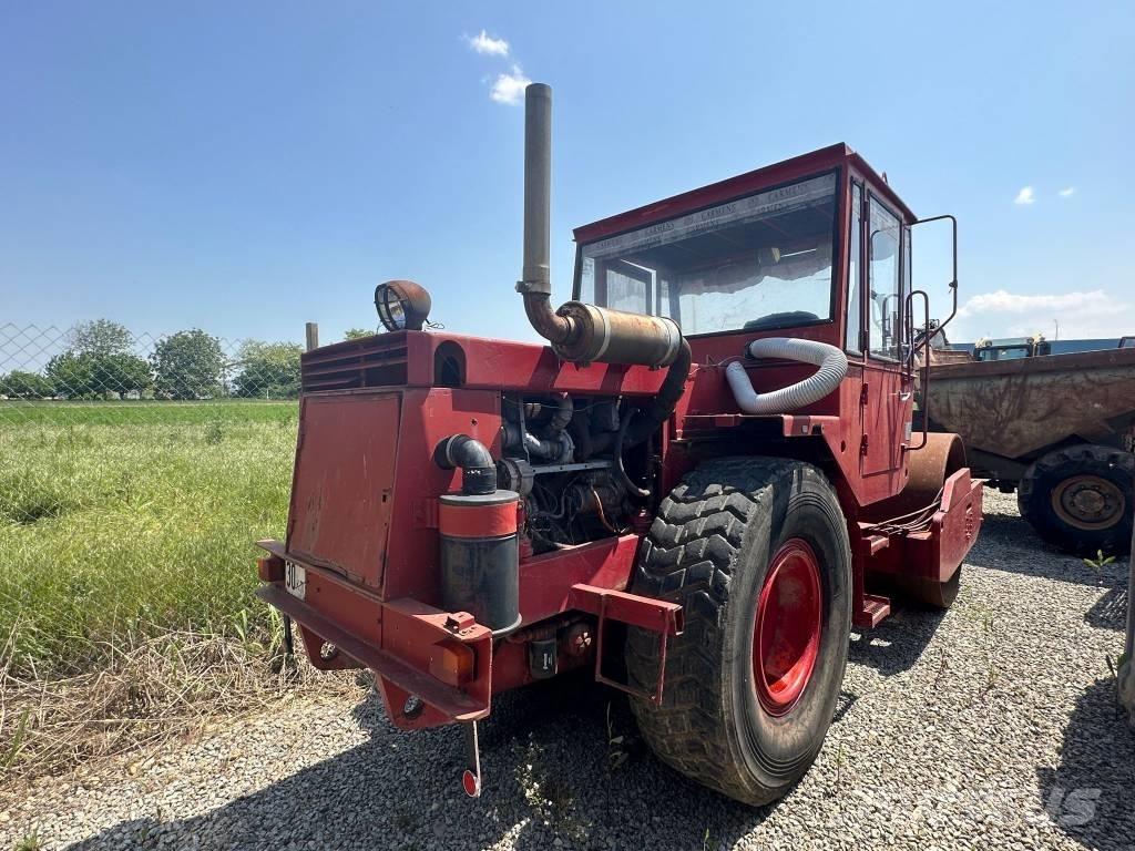 Hamm HW 2304 S Еднобарабанни ролки
