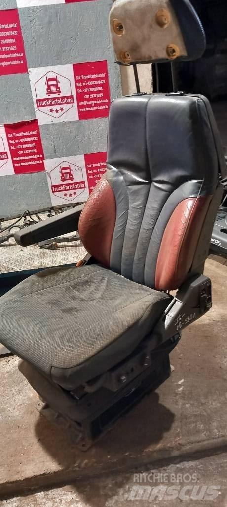 Volvo FH 12.    21329584 Кабини