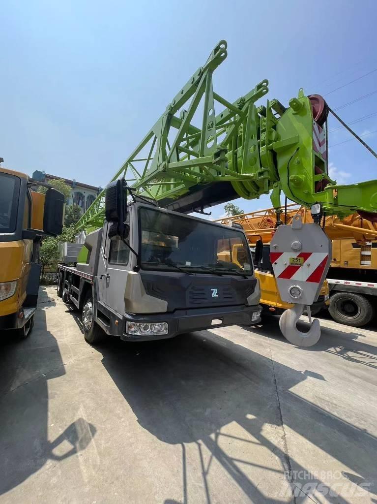 Zoomlion ZCT251V Всъдеходни кранове