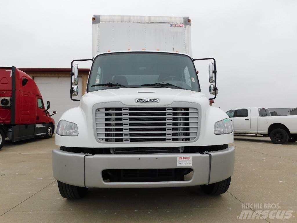 Freightliner M2 Автофургони