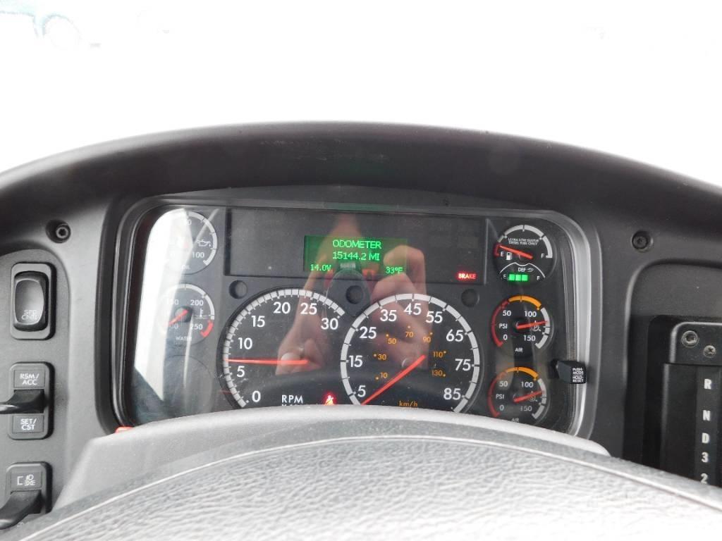 Freightliner M2 Автофургони
