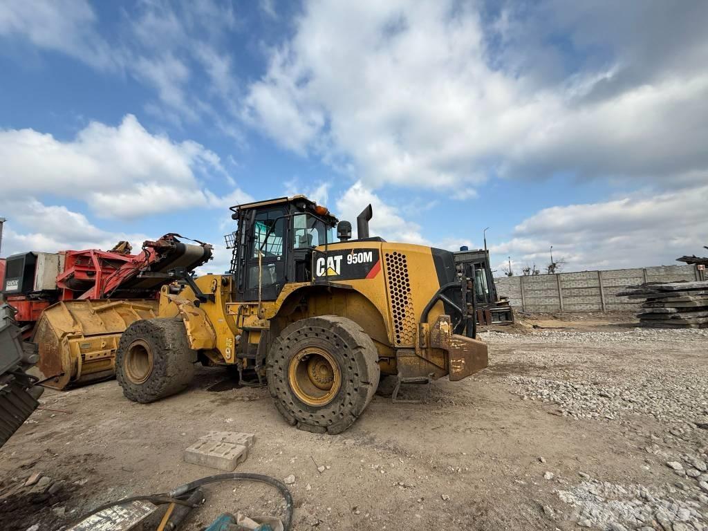 CAT 950 M Колесни товарачи
