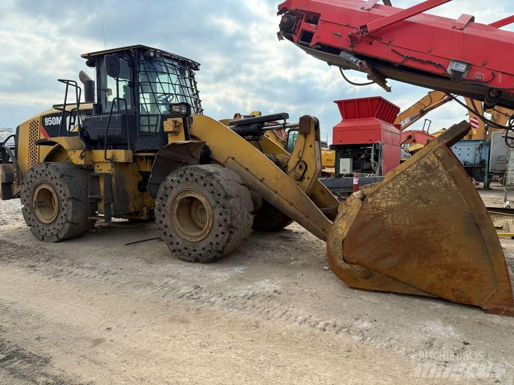 CAT 950 M Колесни товарачи