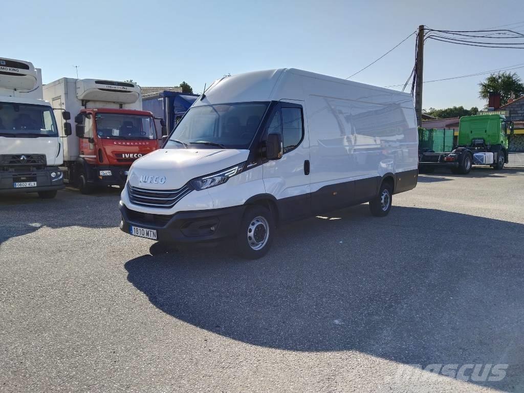 Iveco Daily 35 S12 Фургони
