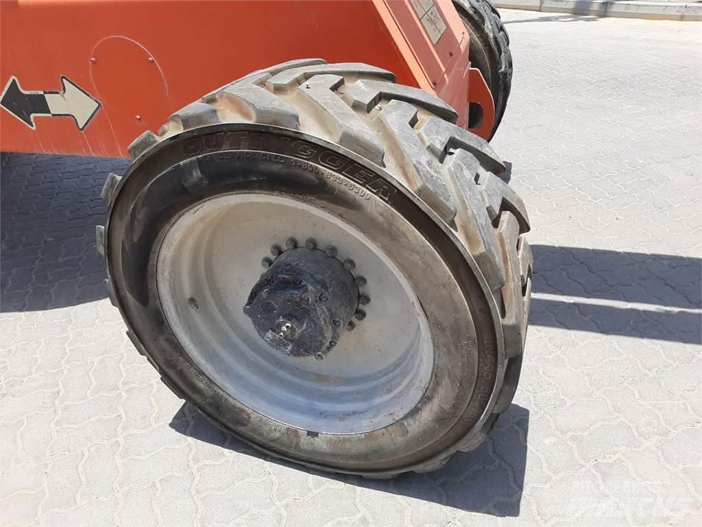 JLG 1350SJP Телескопични повдигачи
