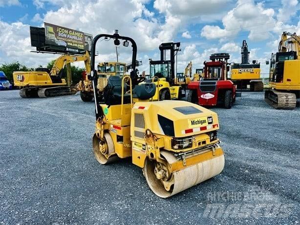 CAT CB 24 Двойни барабанни ролки
