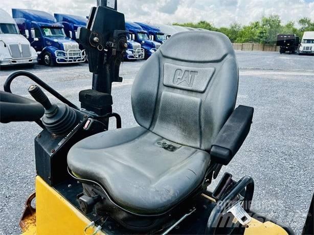 CAT CB 24 Двойни барабанни ролки
