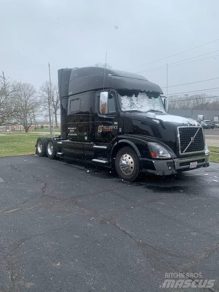 Volvo VNL730 Влекачи