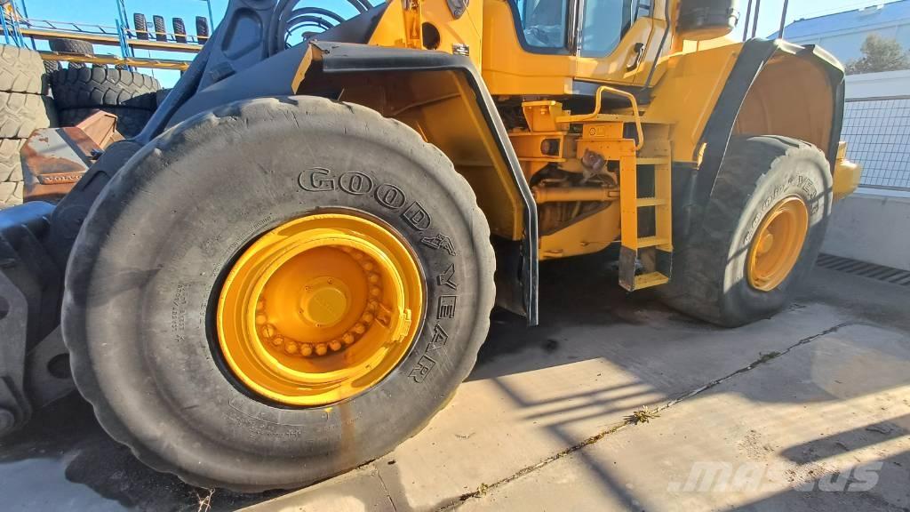 Volvo L 180 F Колесни товарачи