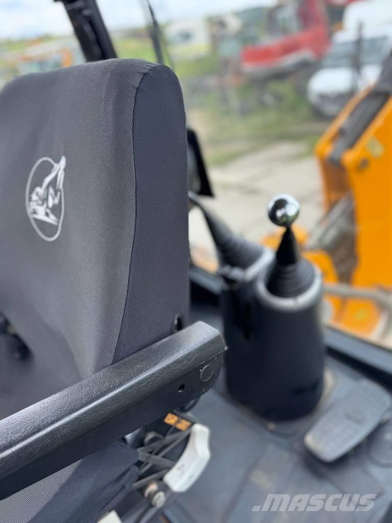 JCB 3CX Товарач със заден ексватор