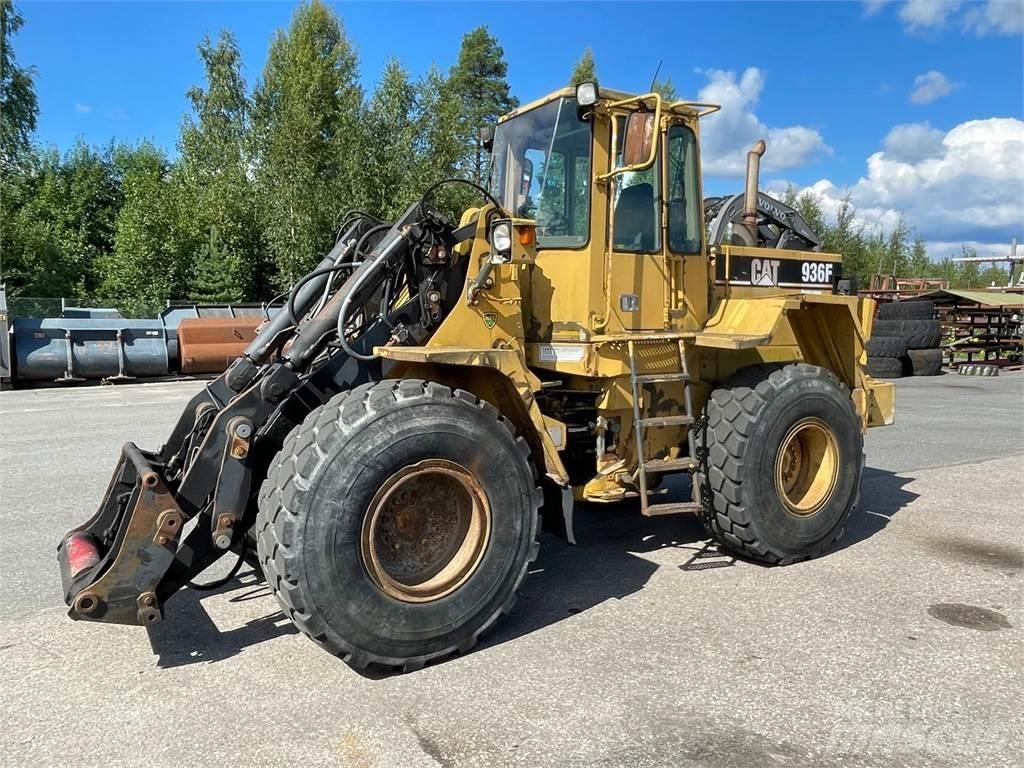 CAT 936F Колесни товарачи