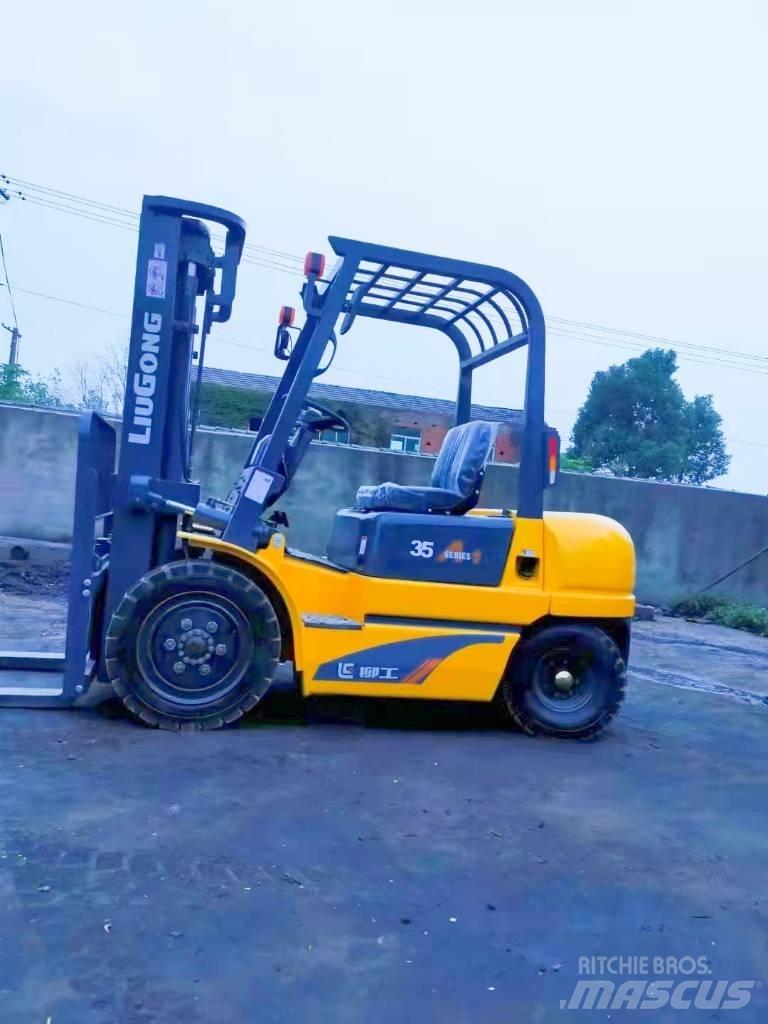 LiuGong CPC 35 Дизелови камиони