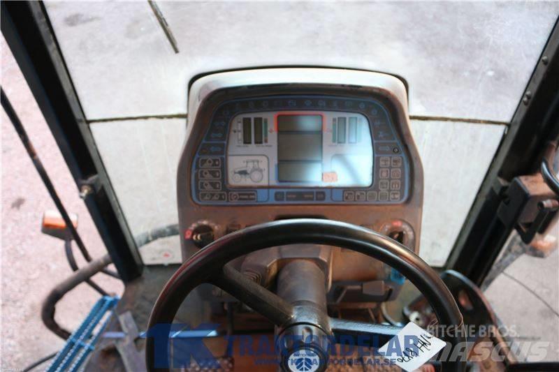 New Holland 8870 Кабина
