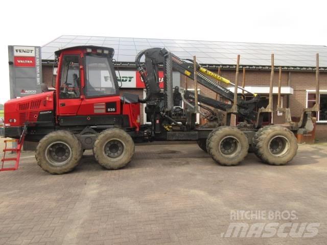 Komatsu 835 Форуардери