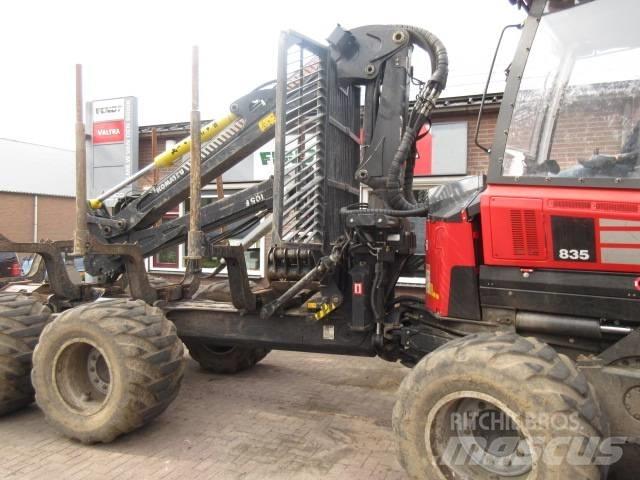 Komatsu 835 Форуардери
