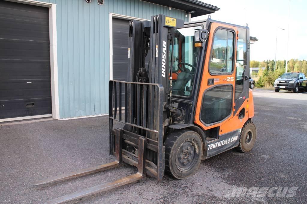 Doosan D 25 S Дизелови камиони