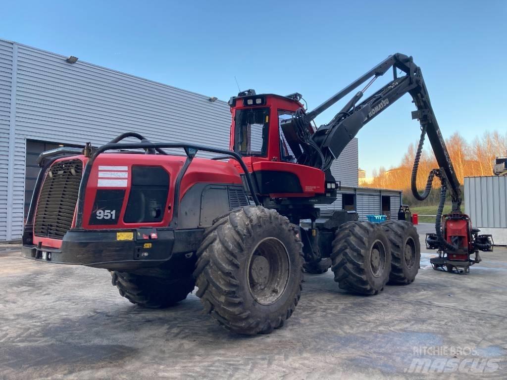 Komatsu 951 Харвестери