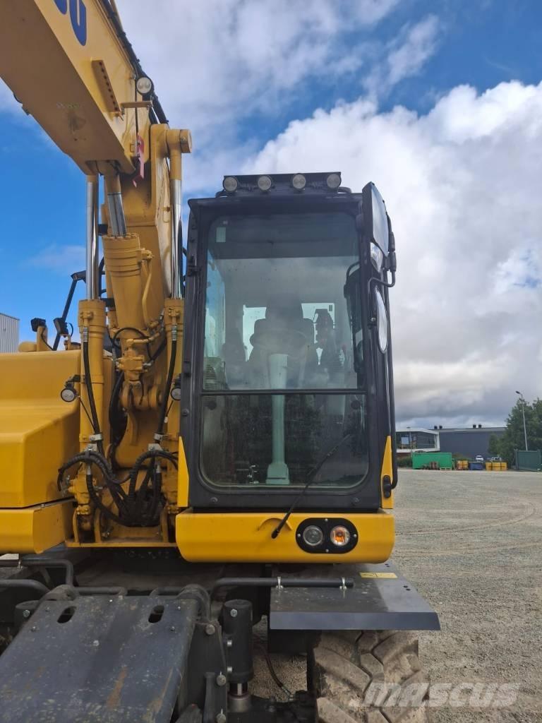 Komatsu PW158-11 Колесни екскаватори