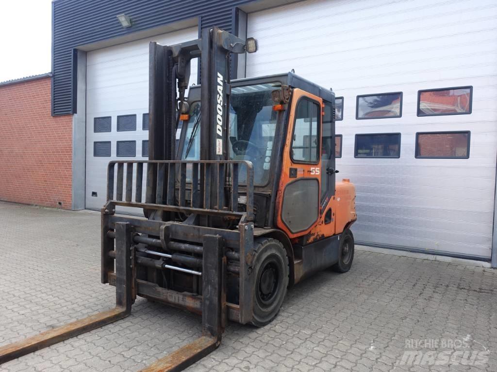 Doosan D 55 C-5 Дизелови камиони