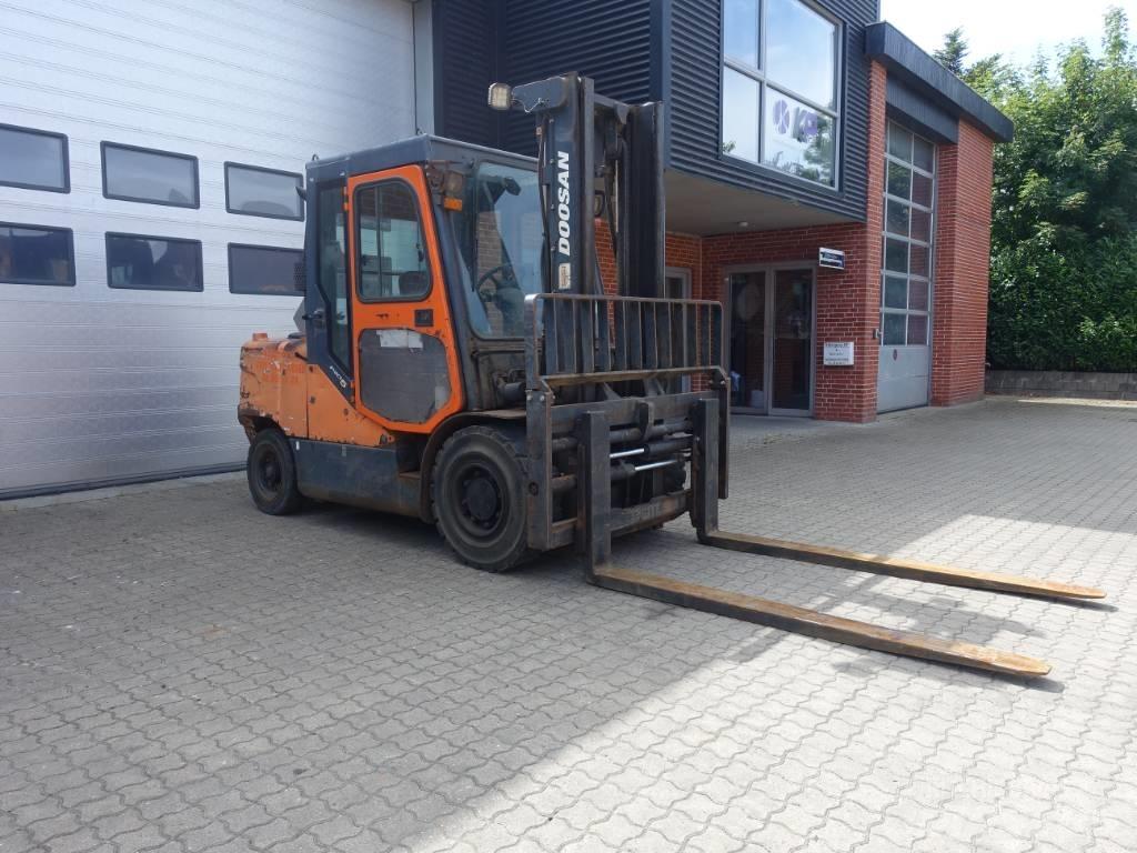Doosan D 55 C-5 Дизелови камиони