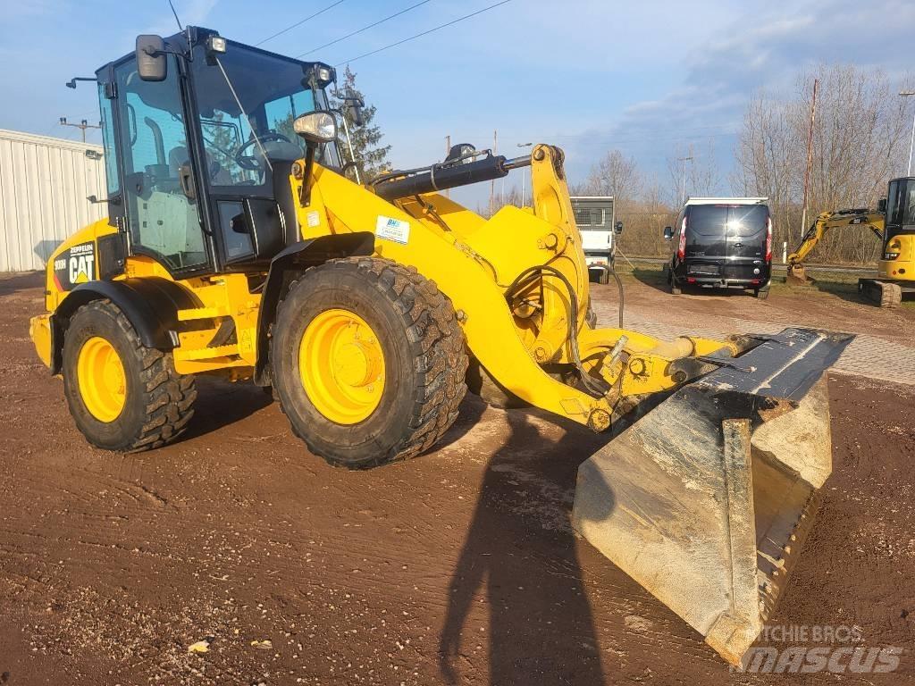 CAT 908 H Колесни товарачи