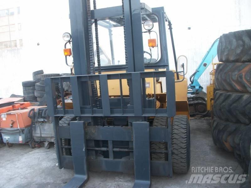 TCM FVD60Z5 Дизелови камиони