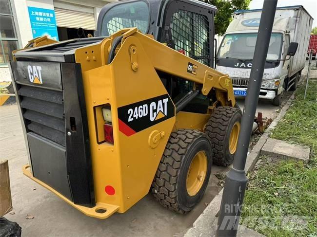CAT 246 D Мини товарачи
