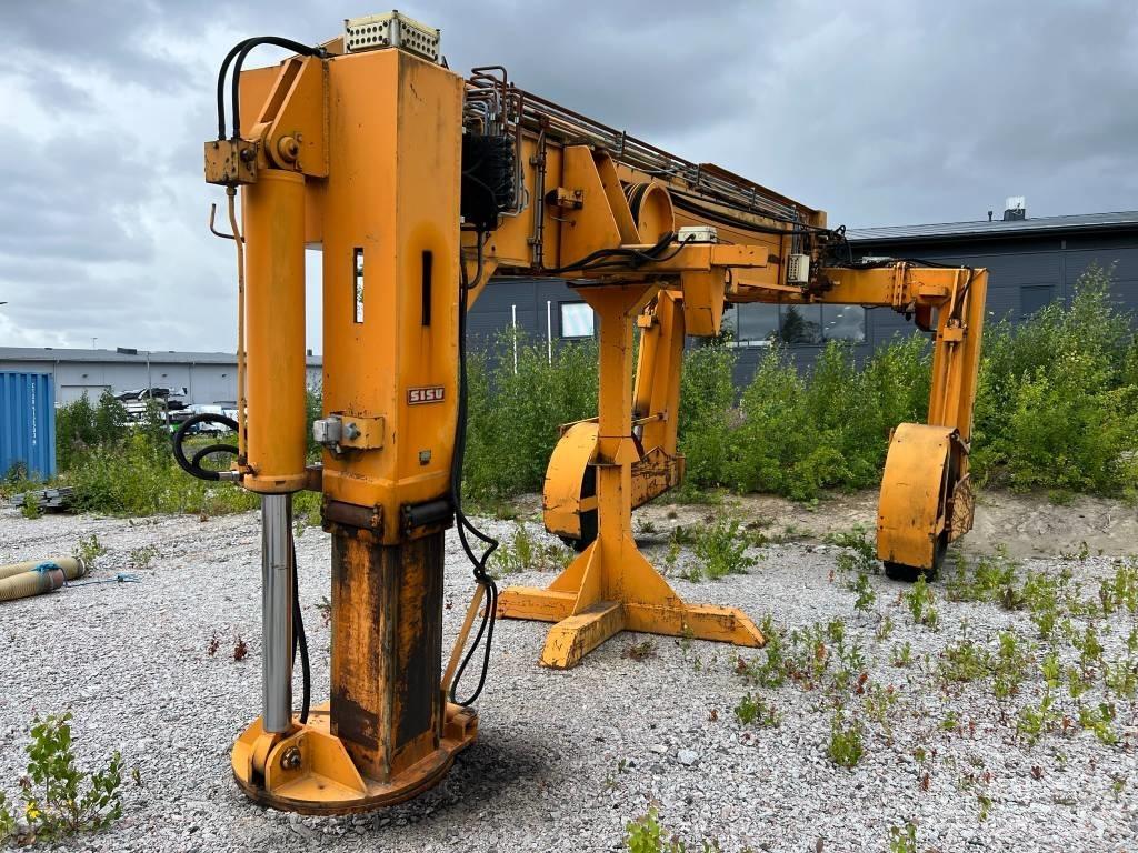Sisu FC-45 HB Кари товарачи на контейнери