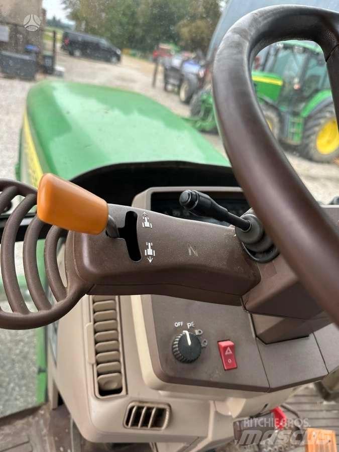 John Deere 6520 Трактори