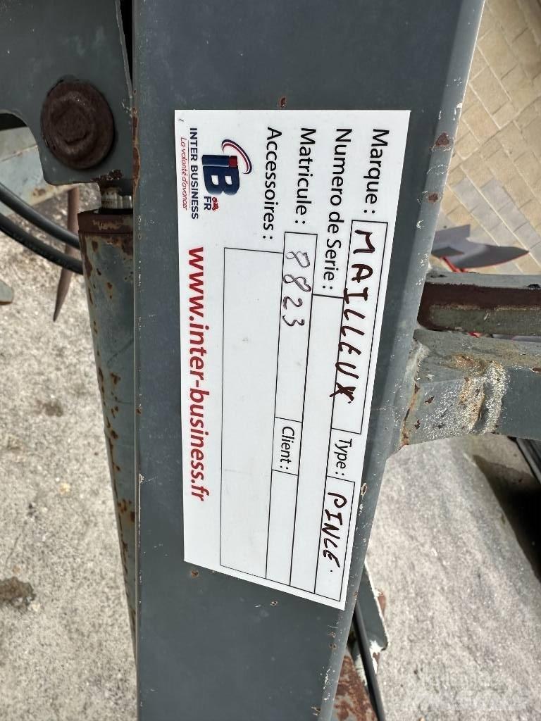  MANIBALLE MAILLEUX Вилкови стяги