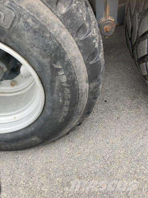 Junkkari J 18 Ремаркета самосвални