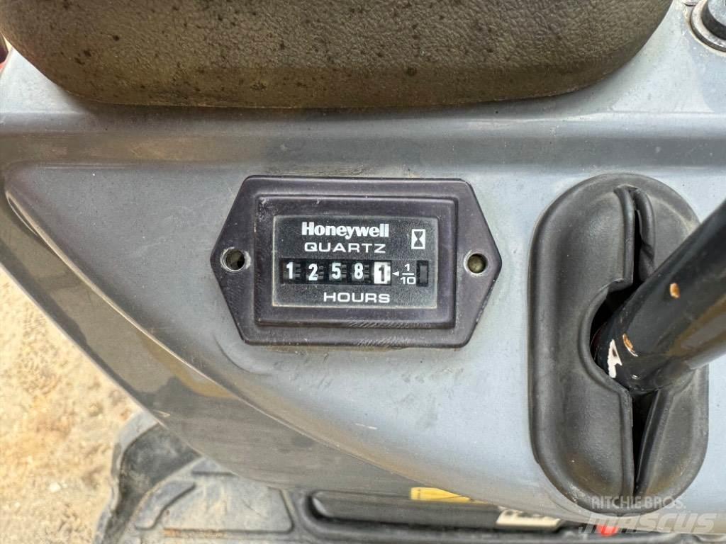 Yanmar SV08 (1C088) Мини екскаватори < 7 т
