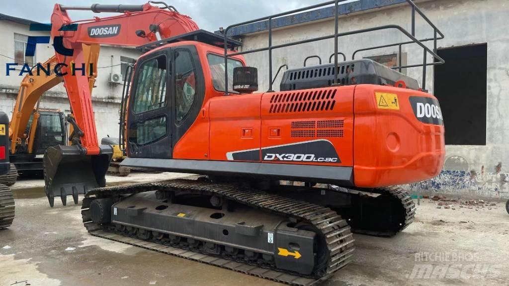 Doosan DX 300 LC Средни екскаватори 7т - 12т