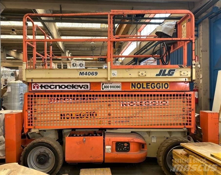 JLG M 4069 Ножични работни платформи