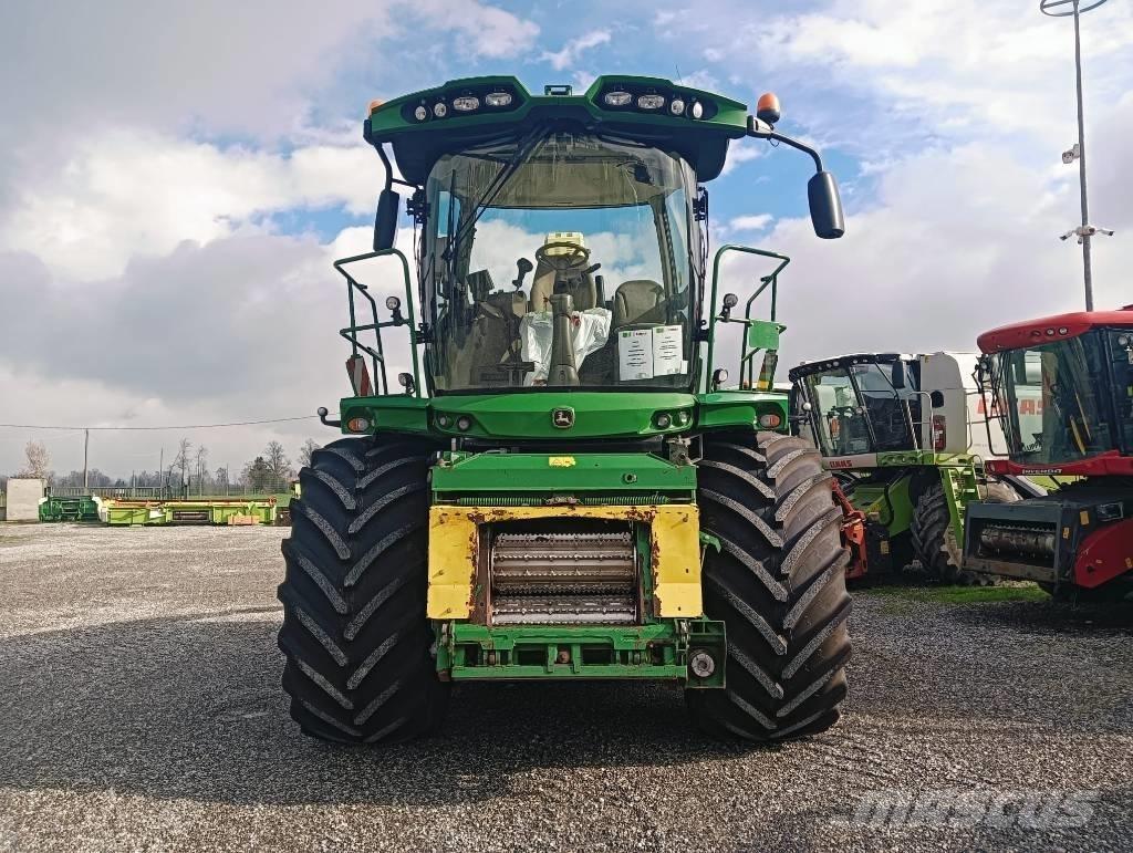 John Deere 8800 Самоходни фуражири