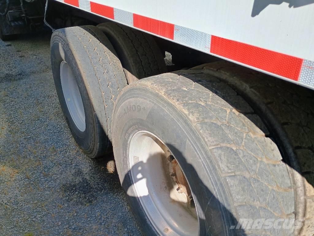 Mack MRU 613 Камиони за отпадъци
