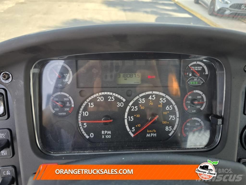 Freightliner M2 106 Шаси кабини