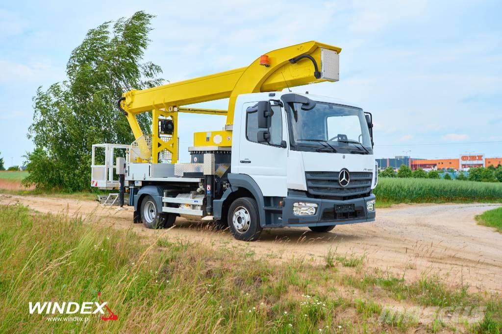 Palfinger P 300 KS Моторизирани платформи с талига