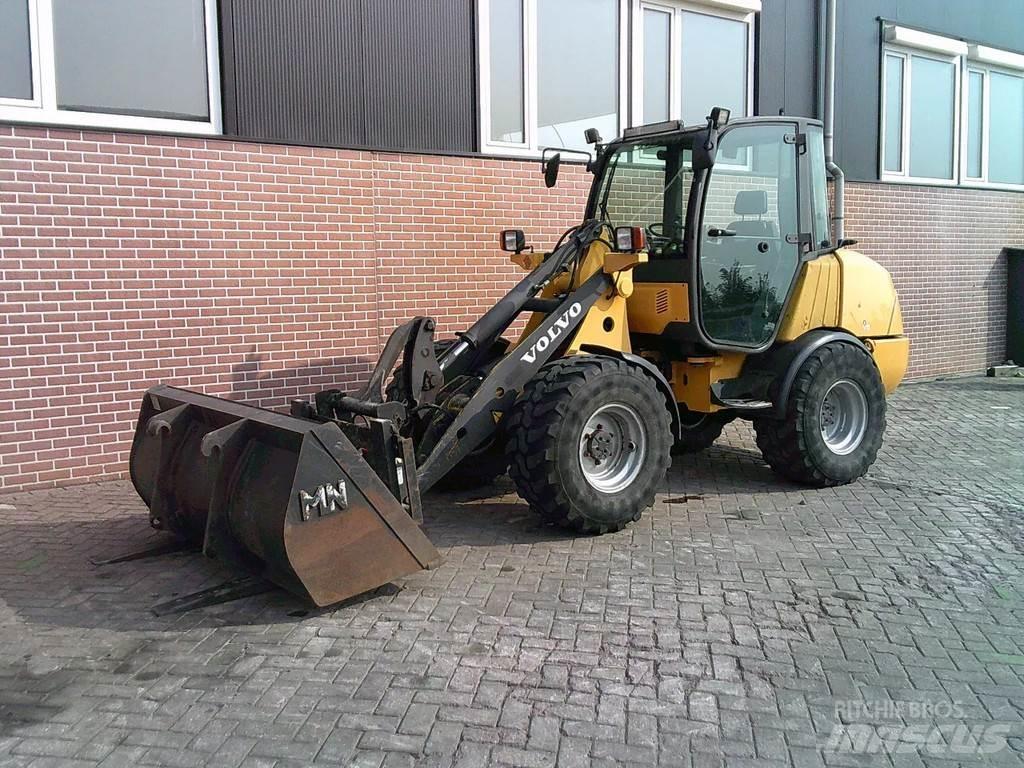 Volvo L25B Колесни товарачи