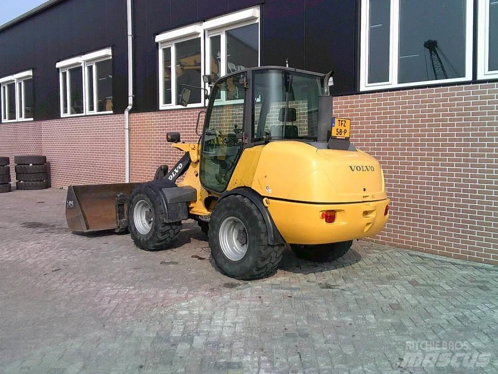 Volvo L25B Колесни товарачи